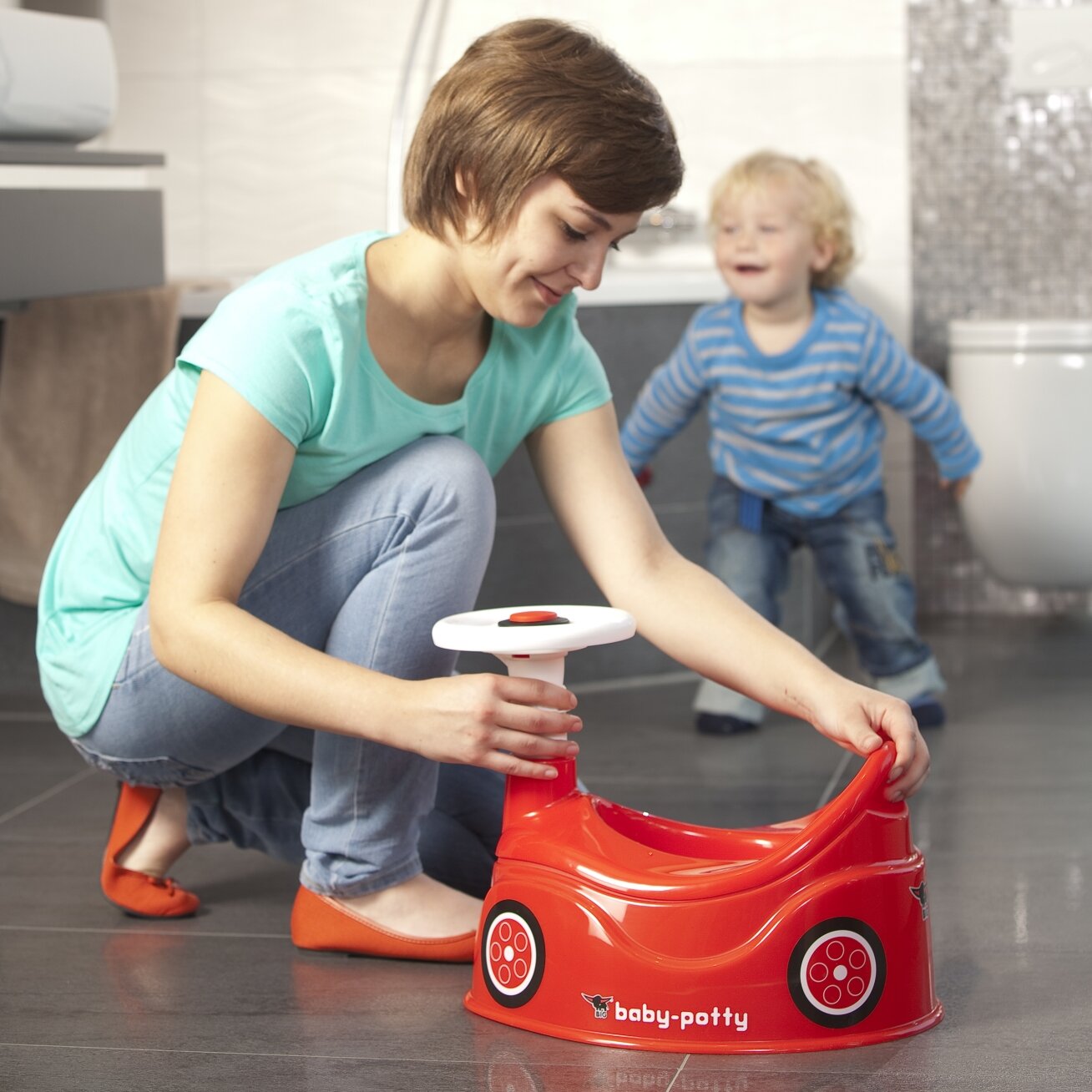 BIG naktipuodis New Bobby Car automobiliukas su vairu 2 BIG naktipuodis New Bobby Car automobiliukas su vairu 2