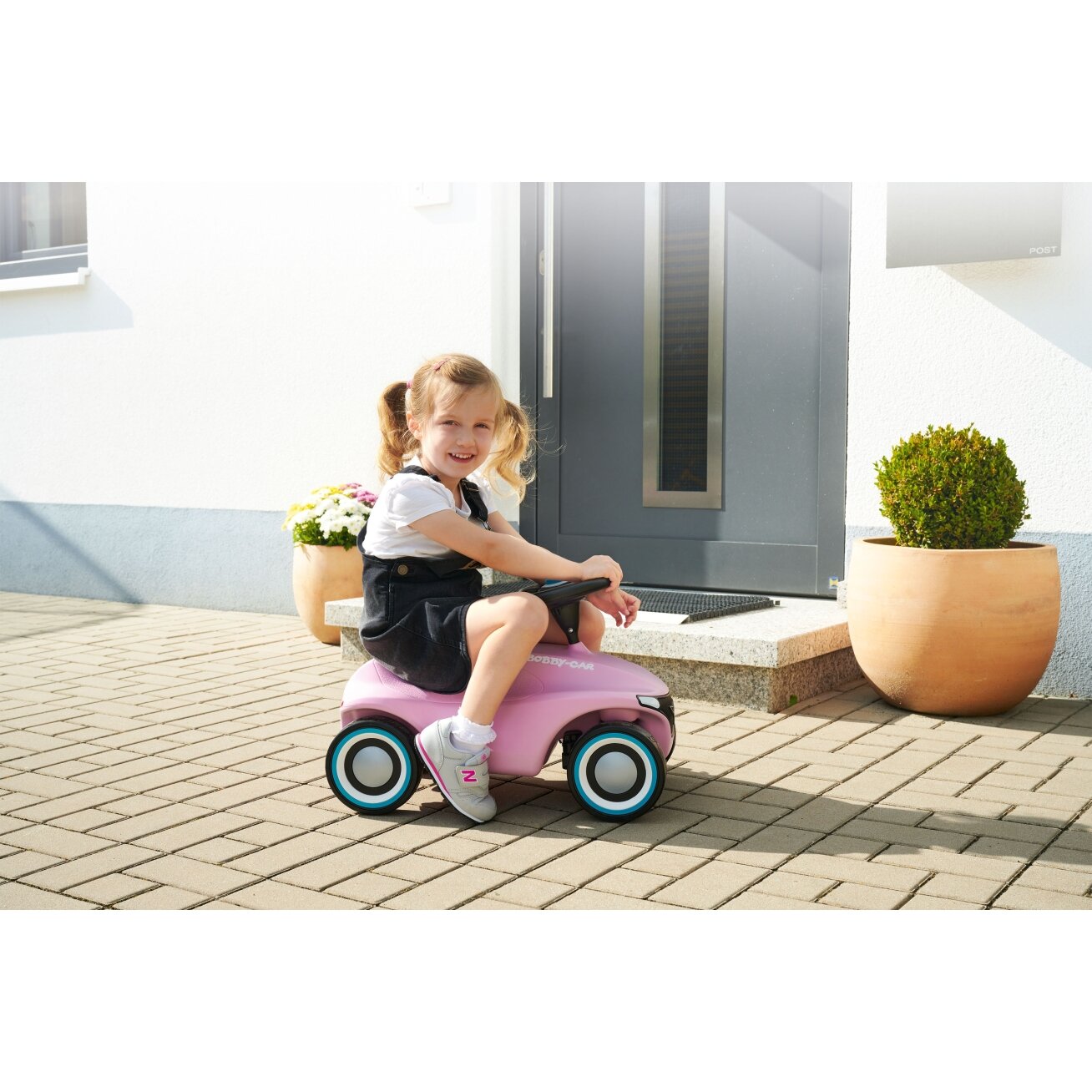 BIG rožinis stumiamas vaikiškas automobilis Bobby Car Neo Pink vaikams 4 BIG rožinis stumiamas vaikiškas automobilis Bobby Car Neo Pink vaikams 4
