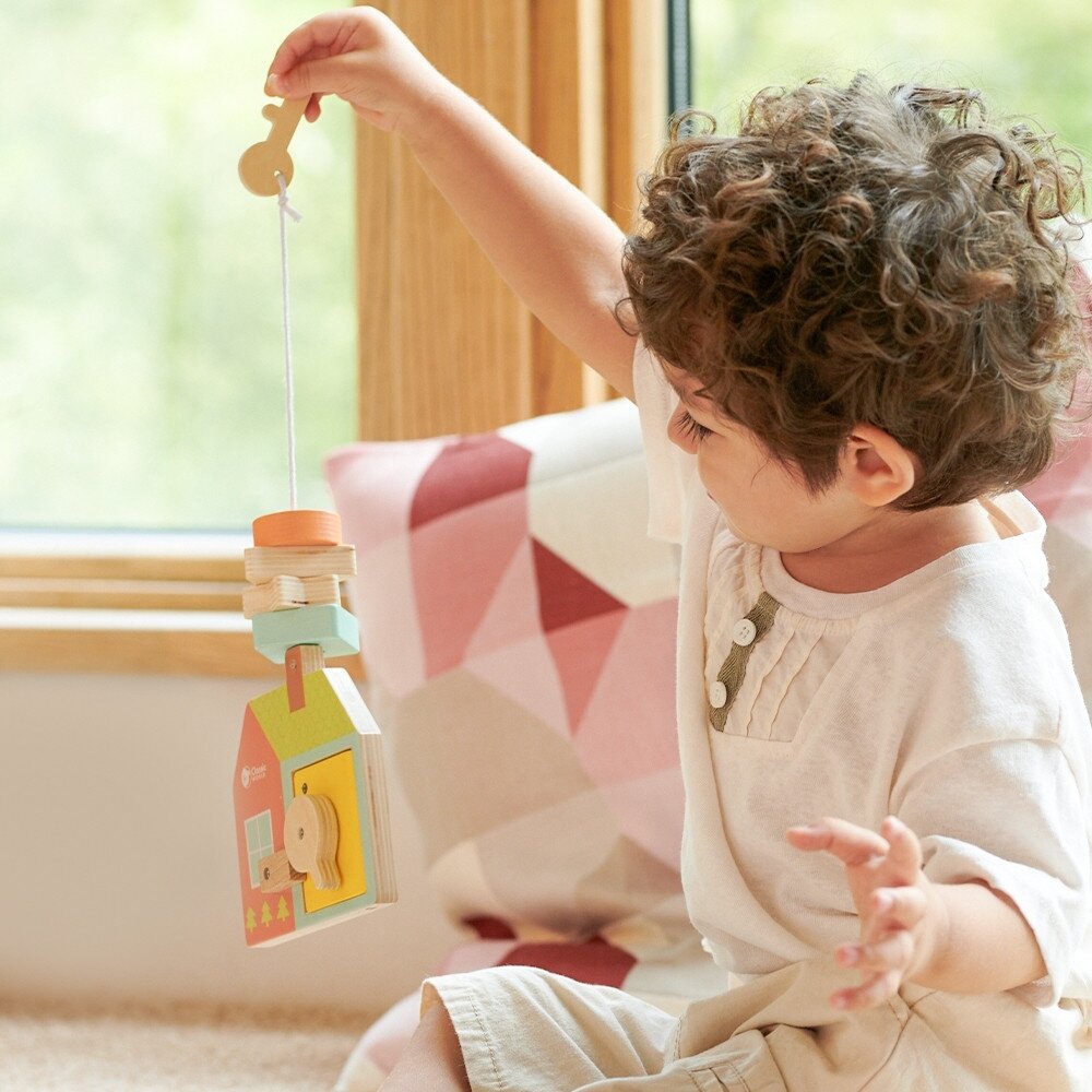 CLASSIC WORLD Medinė pervėrimo dėlionė – suveriami kaladėliai, raktai ir durys MONTESSORI 11 el. 7 CLASSIC WORLD Medinė pervėrimo dėlionė – suveriami kaladėliai, raktai ir durys MONTESSORI 11 el. 7