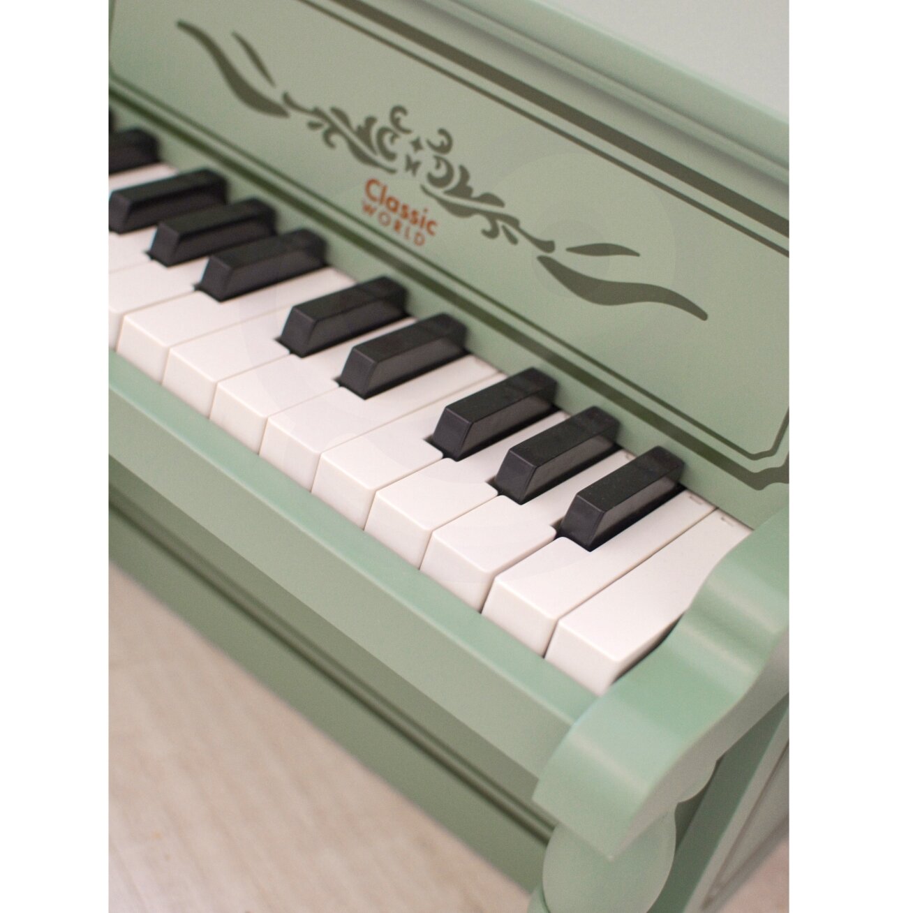 CLASSIC WORLD Vintage pianinas + mokymosi knygelė 3 CLASSIC WORLD Vintage pianinas + mokymosi knygelė 3