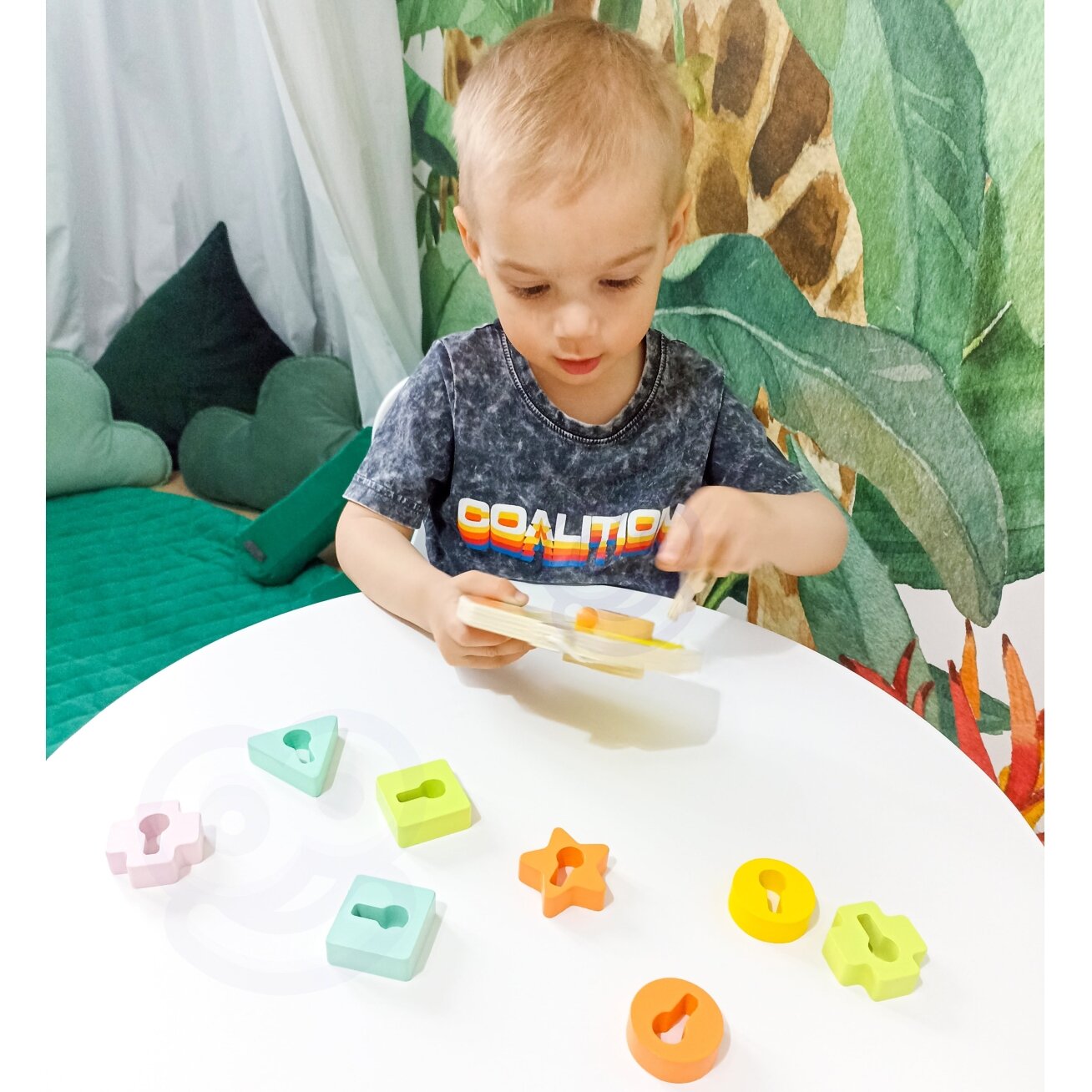 CLASSIC WORLD Medinė pervėrimo dėlionė – suveriami kaladėliai, raktai ir durys MONTESSORI 11 el. 9