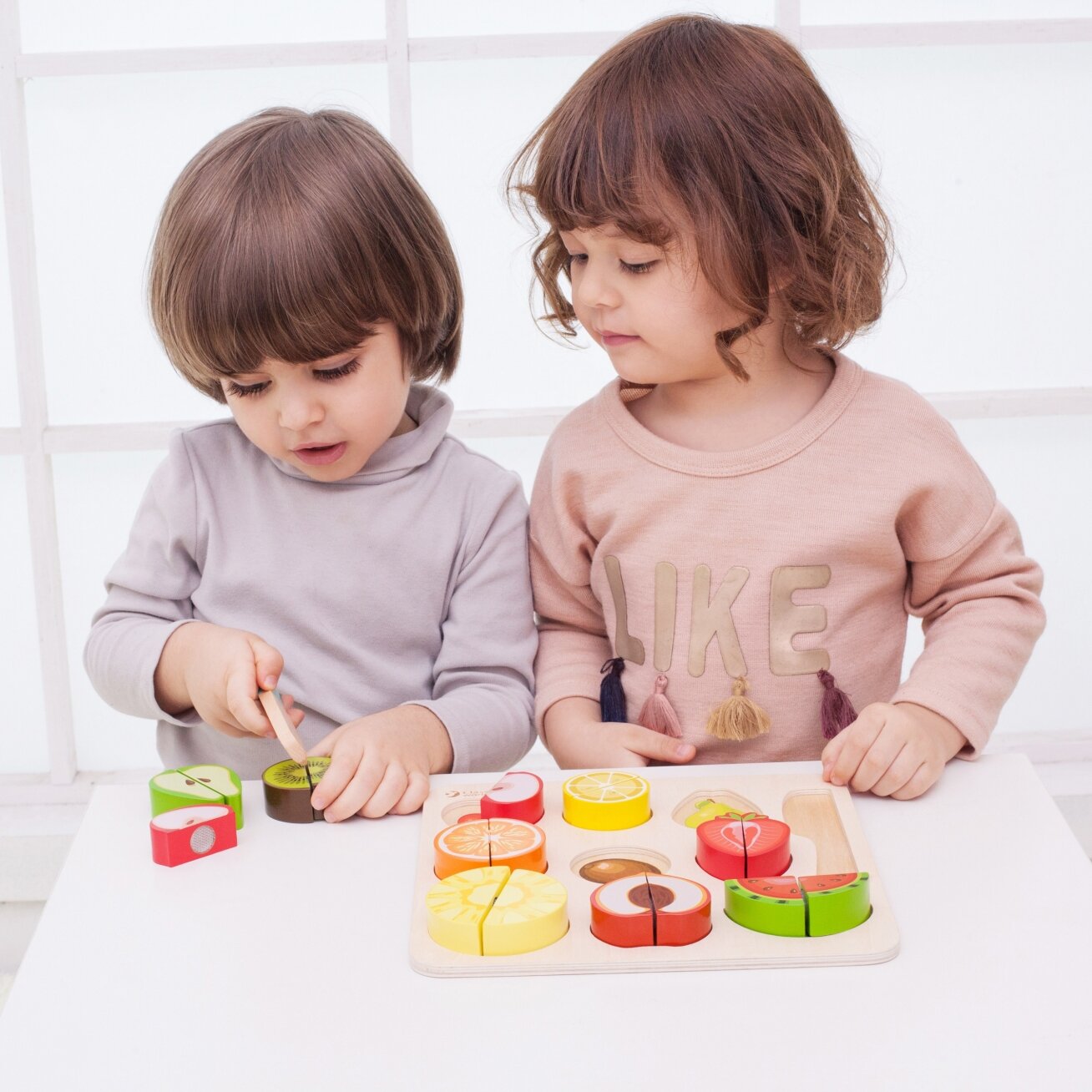 CLASSIC WORLD Vaisių pjaustymo rinkinys su lipukais MONTESSORI 20 el. 4