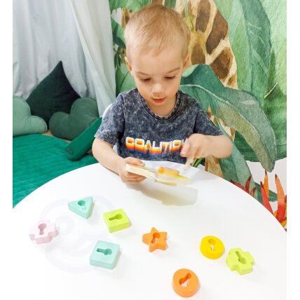 CLASSIC WORLD Medinė pervėrimo dėlionė – suveriami kaladėliai, raktai ir durys MONTESSORI 11 el. 9