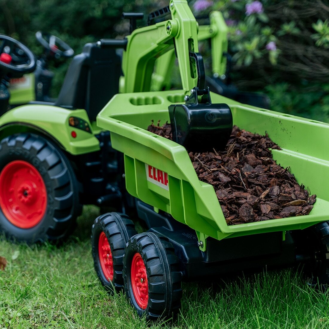 FALK pedalinis traktorius Claas Axos 330 su ekskavatorium ir priekaba 3–7 m. 3