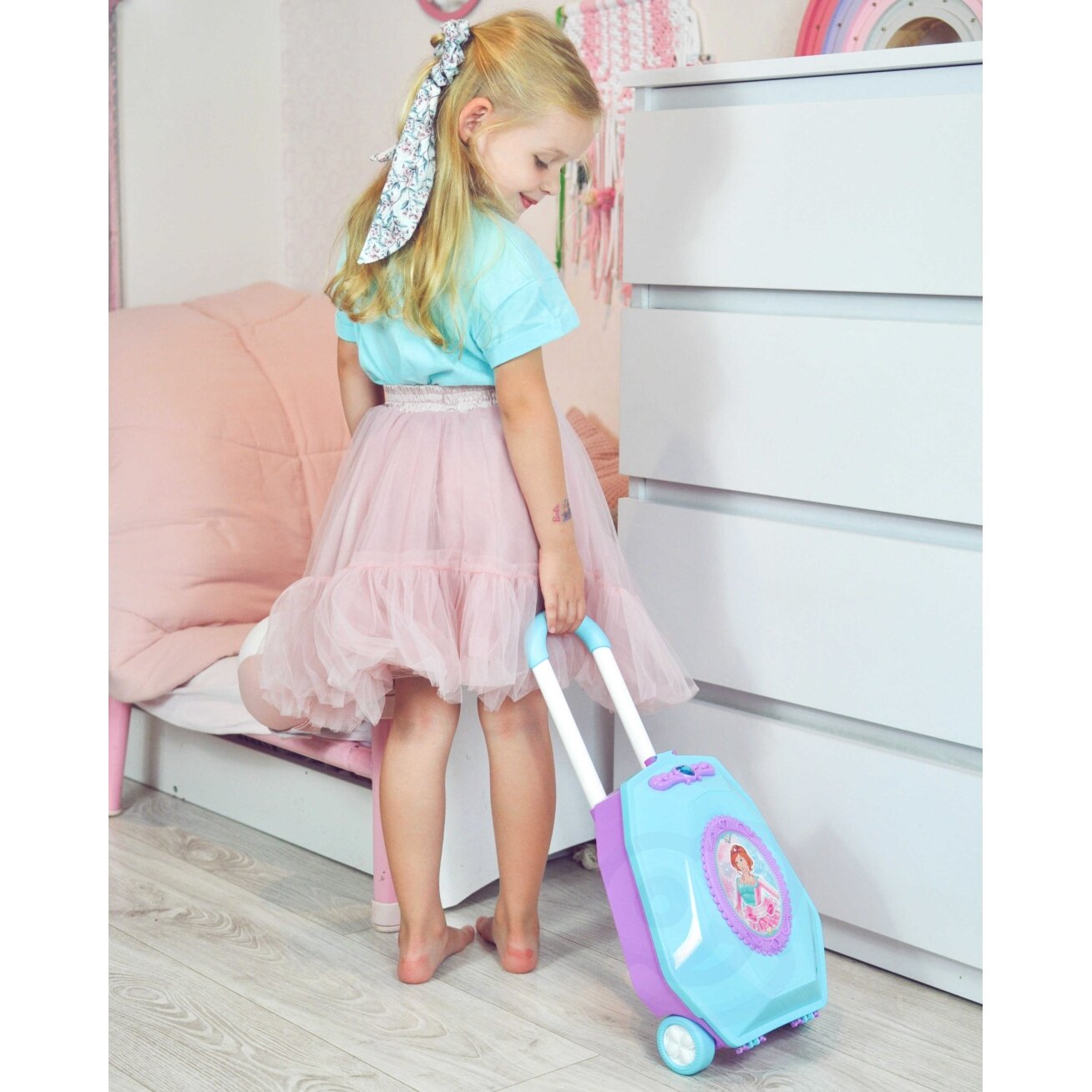 WOOPIE Tualetinis staliukas mergaitei 2in1 Grožio salonas lagamine 2 WOOPIE Tualetinis staliukas mergaitei 2in1 Grožio salonas lagamine 2
