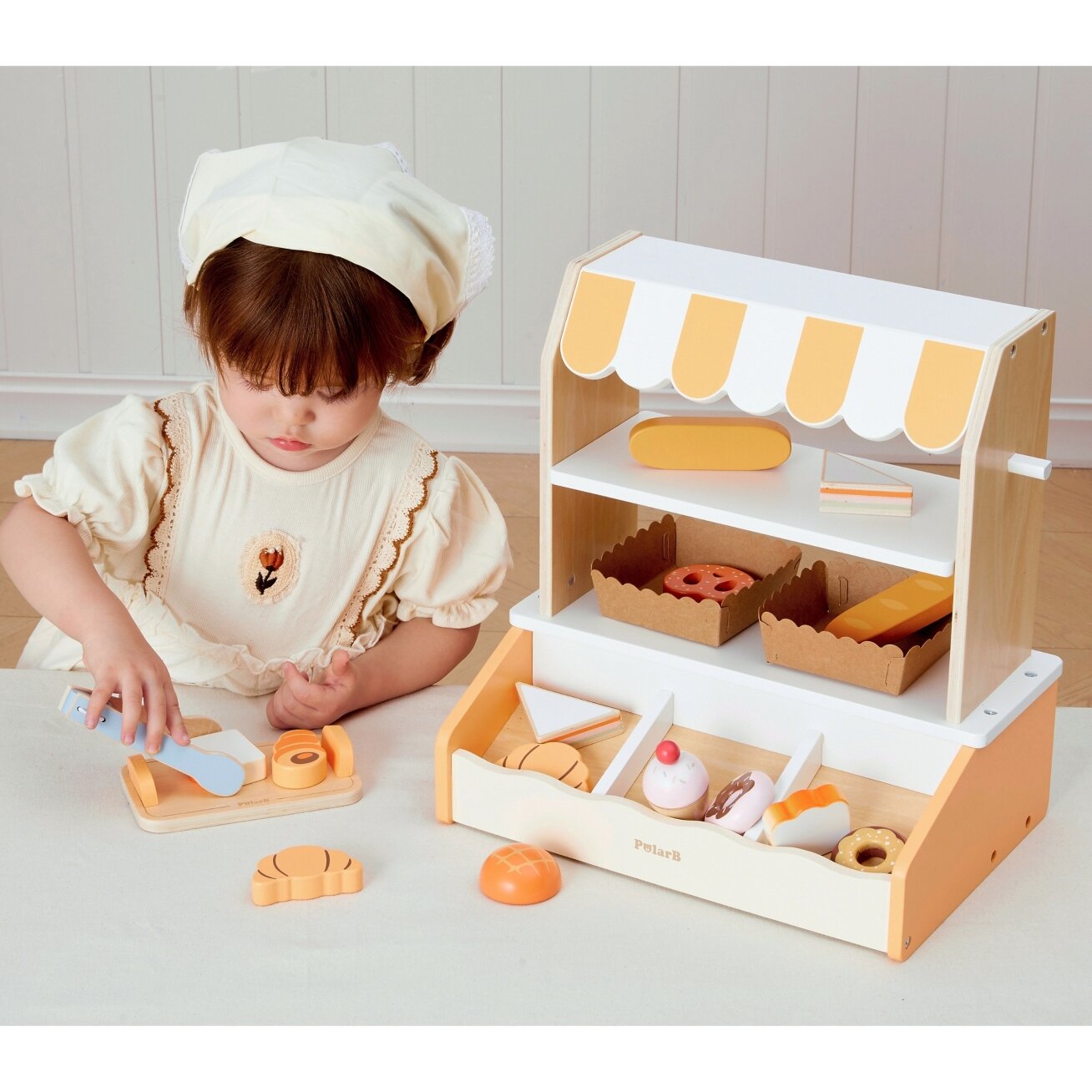 VIGA medinė mini kepyklėlė – parduotuvėlė / prekystalis su kepiniais, 16 vnt. 1
