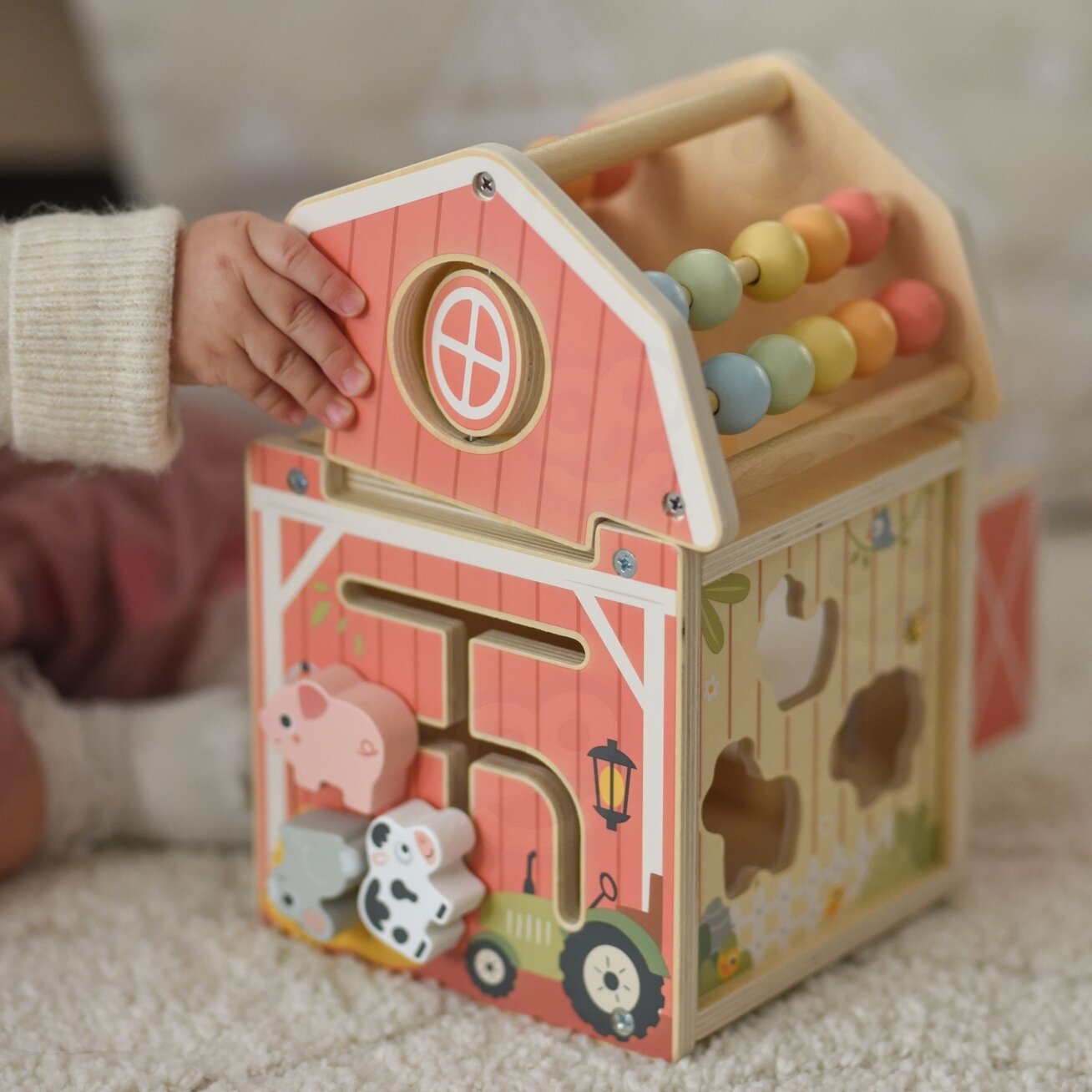 TOOKY TOY Medinė veiklų daržinė – rūšiuoklis, skaitliukas Montessori 5
