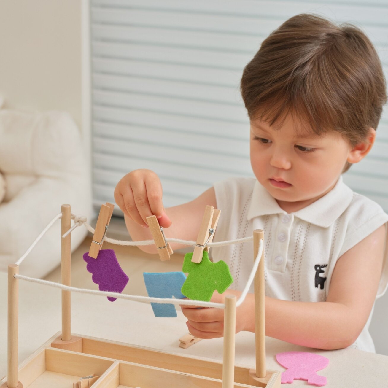 VIGA Medinis skalbimo rinkinys drabužių džiovyklė, drabužėliai, segtukai Montessori 27 el. 1 VIGA Medinis skalbimo rinkinys drabužių džiovyklė, drabužėliai, segtukai Montessori 27 el. 1