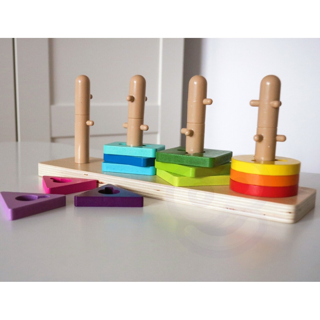TOOKY TOY formų rūšiuoklis su spalvotomis Montessori kaladėlėmis 4