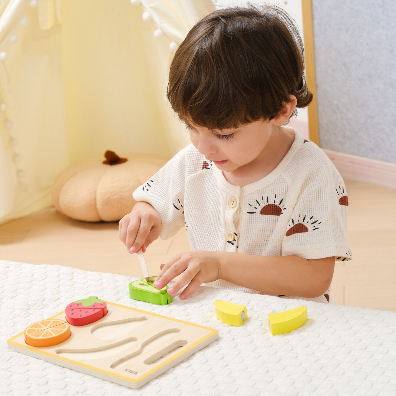 VIGA medinė edukacinė Montessori dėlionė – pjaustomi vaisiai 3 VIGA medinė edukacinė Montessori dėlionė – pjaustomi vaisiai 3
