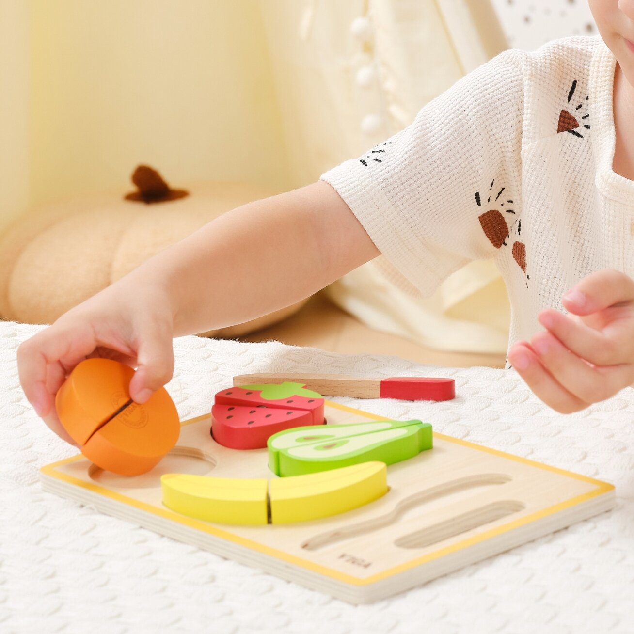 VIGA medinė edukacinė Montessori dėlionė – pjaustomi vaisiai 5 VIGA medinė edukacinė Montessori dėlionė – pjaustomi vaisiai 5