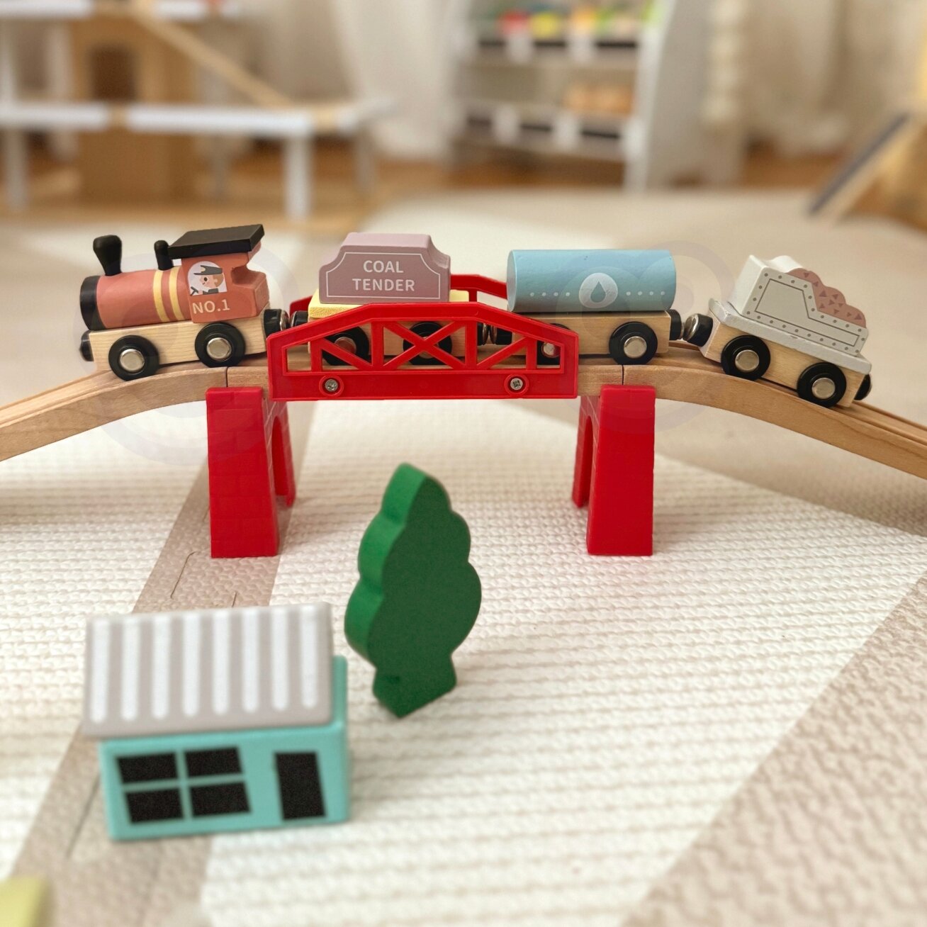 TOOKY TOY Medinės transporto priemonės – vagonėliai su magnetais 5