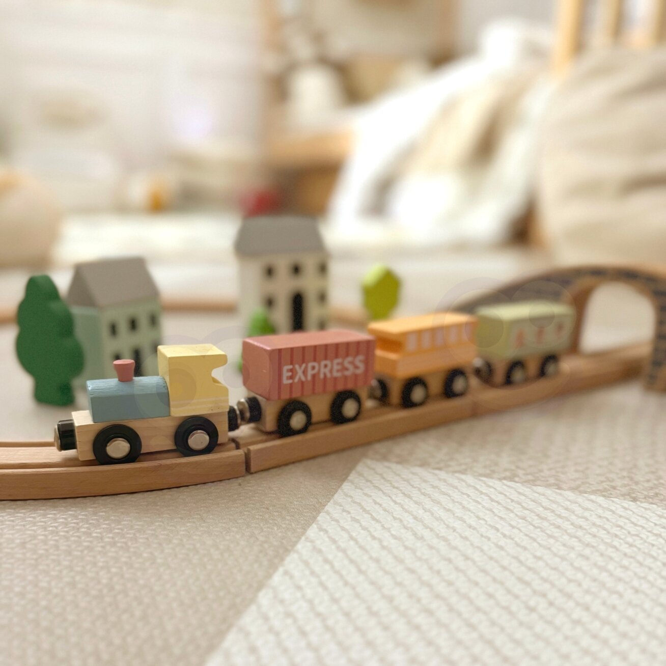 TOOKY TOY Medinės transporto priemonės – vagonėliai su magnetais 6