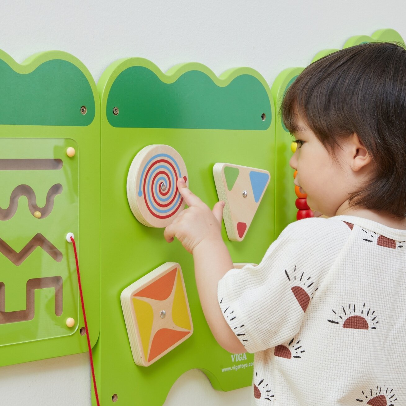 VIGA sensorinė manipuliacinė lenta Krokodilas FSC sertifikatas Montessori 1 VIGA sensorinė manipuliacinė lenta Krokodilas FSC sertifikatas Montessori 1