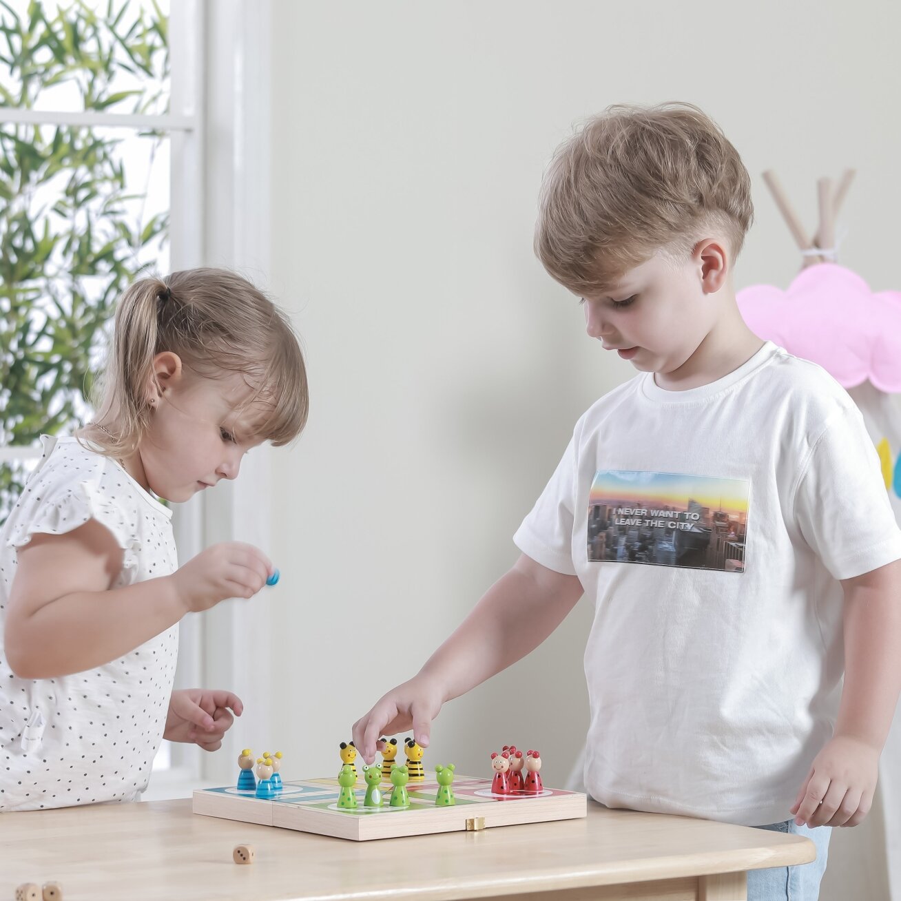 VIGA medinis stalo žaidimas Ludo (Kinų šaškės) 1 VIGA medinis stalo žaidimas Ludo (Kinų šaškės) 1