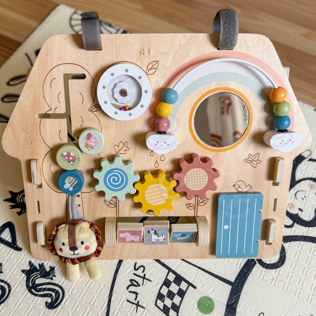 WOOPIE GREEN Manipuliacinė edukacinė sensorinė lentelė Namelis Montessori 2in1 8 el. 3 WOOPIE GREEN Manipuliacinė edukacinė sensorinė lentelė Namelis Montessori 2in1 8 el. 3