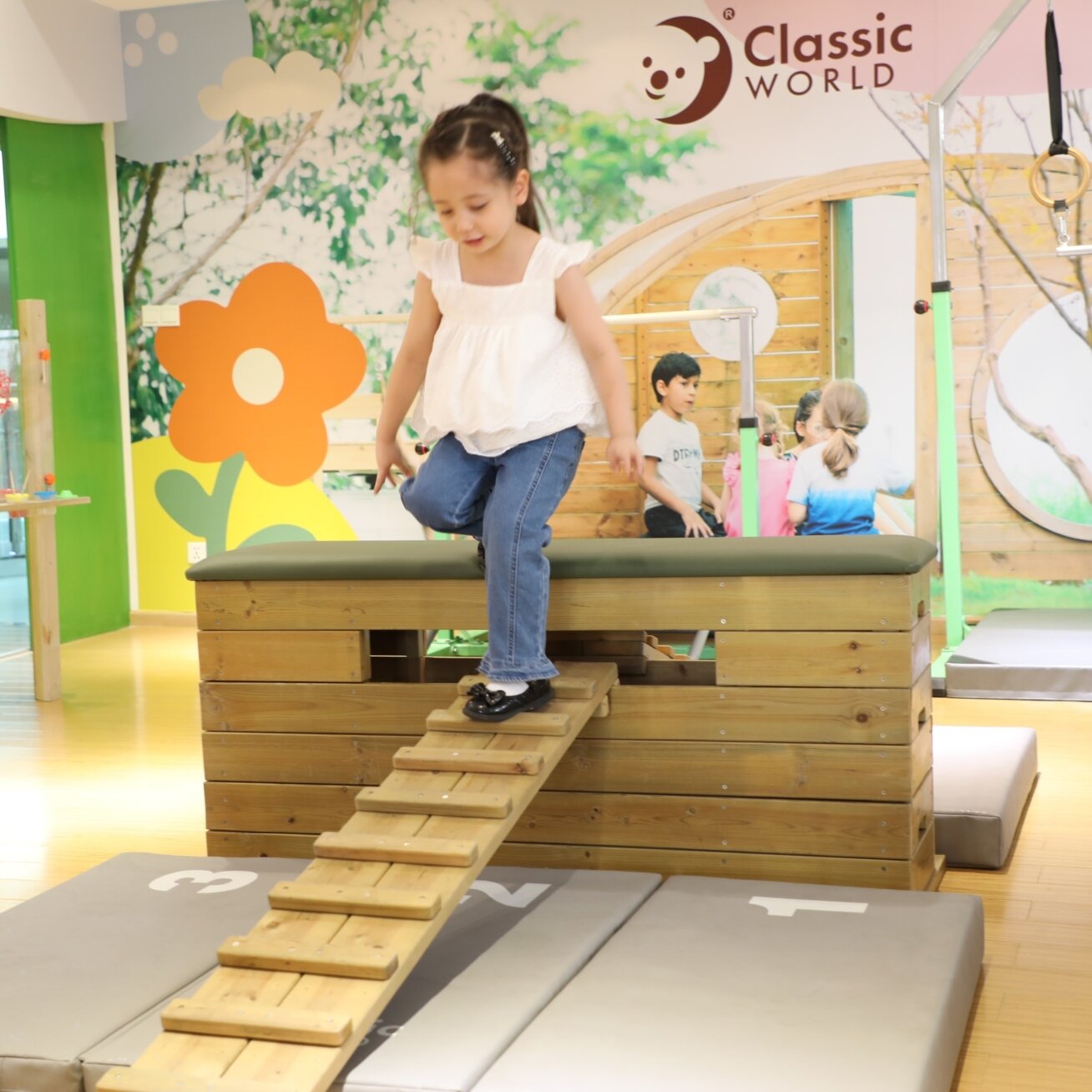 CLASSIC WORLD EDU Medinė gimnastikos dėžė 3 lygiai 1 CLASSIC WORLD EDU Medinė gimnastikos dėžė 3 lygiai 1