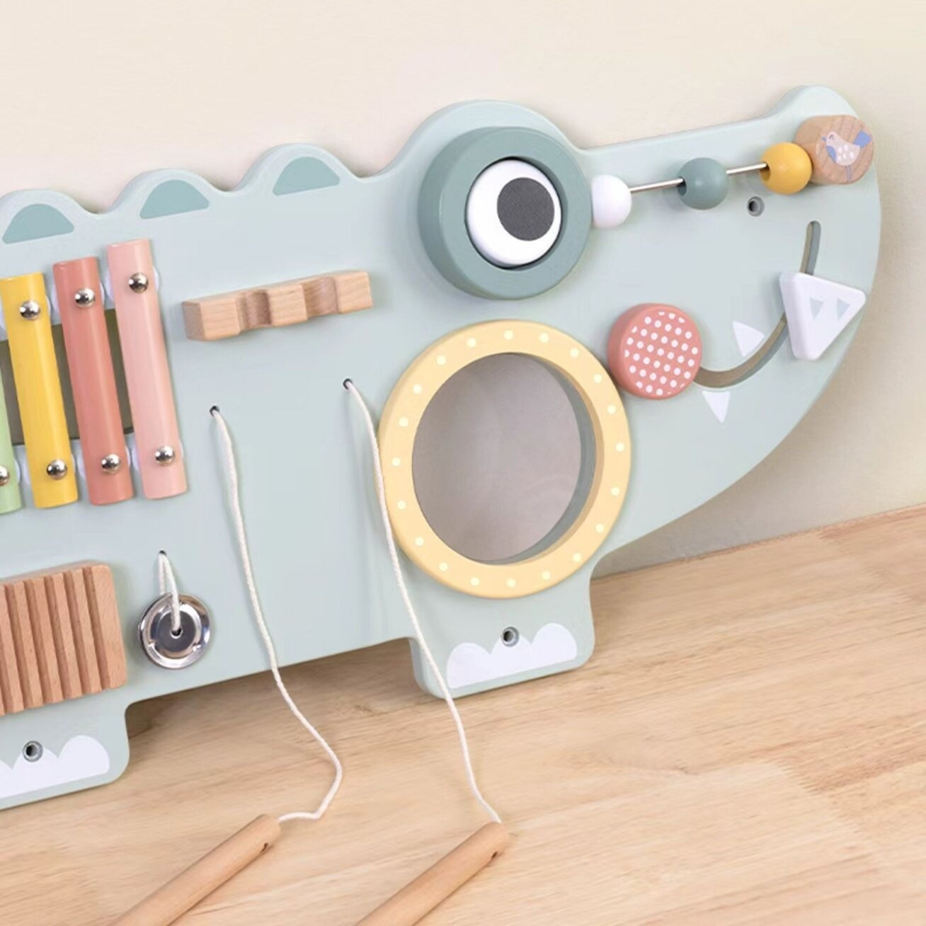 TOOKY TOY Medinė manipuliacinė lenta Krokodilas 3 el. 2