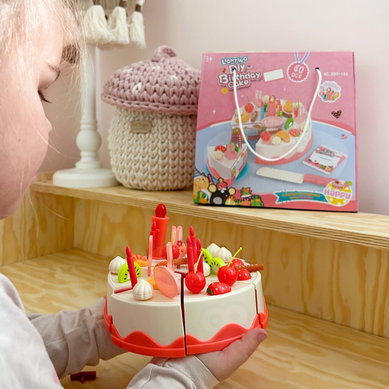 WOOPIE gimtadienio tortas pjaustymui, žvakutės, vaisiai 40 el. 1