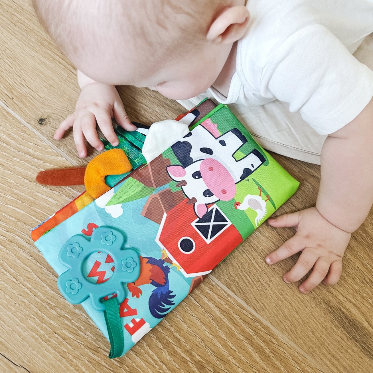 WOOPIE BABY Medžiaginė knygelė su gyvūnėlių uodegėlėmis 2