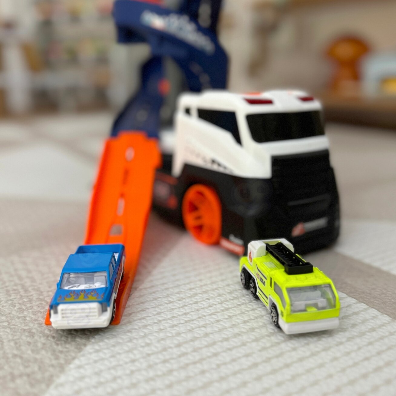 WOOPIE Interaktyvus TIR autovežis trasa automobiliams su garsu ir šviesa 4