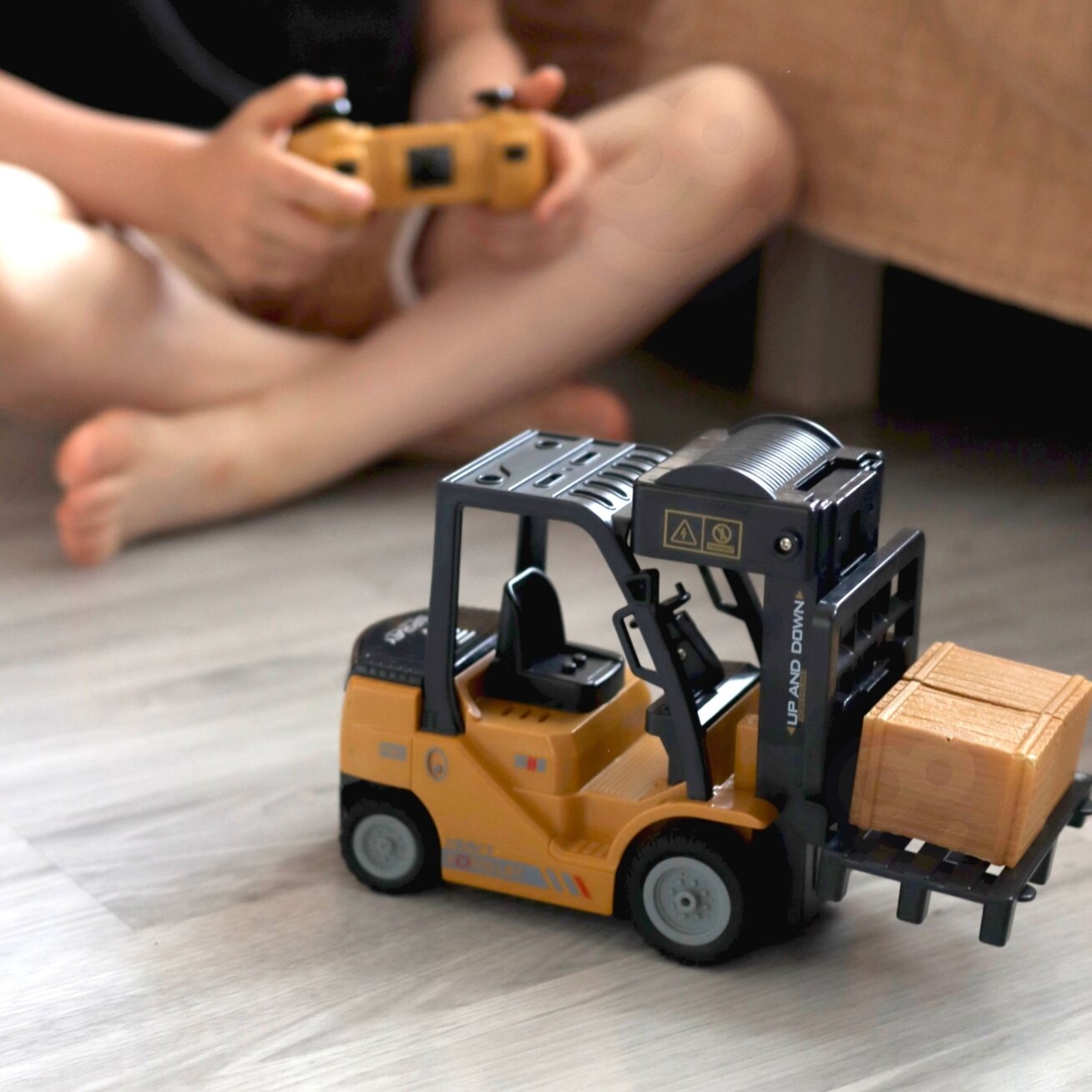 WOOPIE nuotoliniu būdu valdomas šakinis krautuvas 2in1 kranas RC - mastelis 1:24 4 WOOPIE nuotoliniu būdu valdomas šakinis krautuvas 2in1 kranas RC - mastelis 1:24 4
