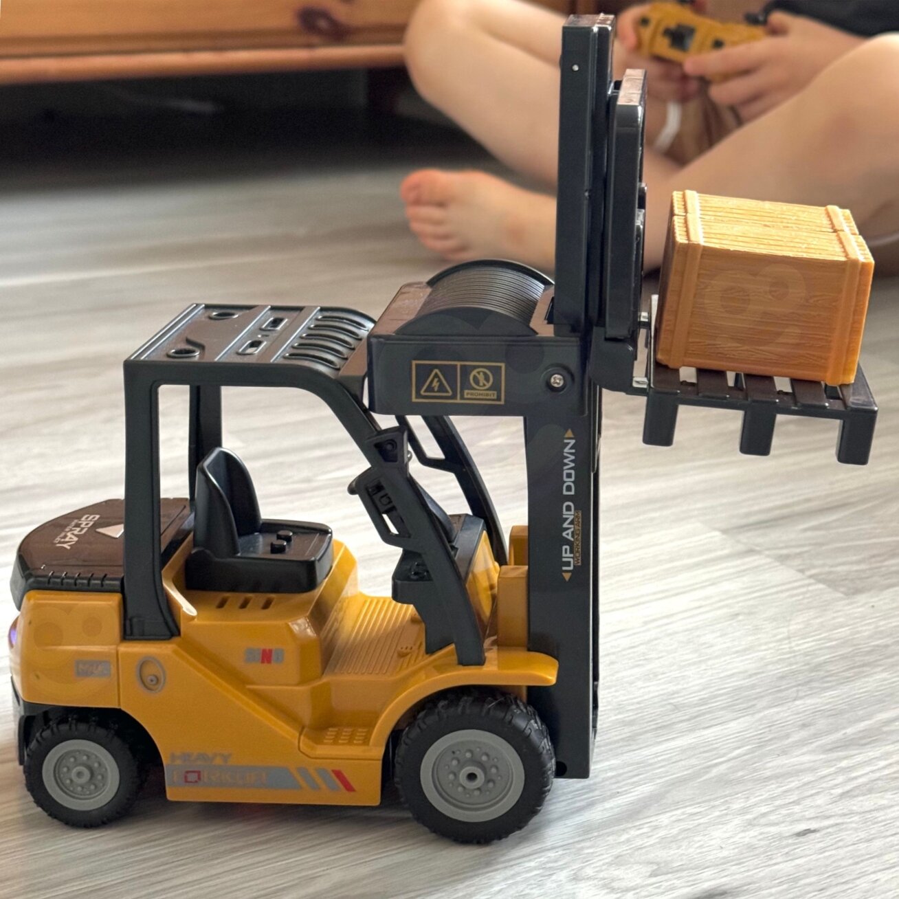 WOOPIE nuotoliniu būdu valdomas šakinis krautuvas 2in1 kranas RC - mastelis 1:24 7 WOOPIE nuotoliniu būdu valdomas šakinis krautuvas 2in1 kranas RC - mastelis 1:24 7
