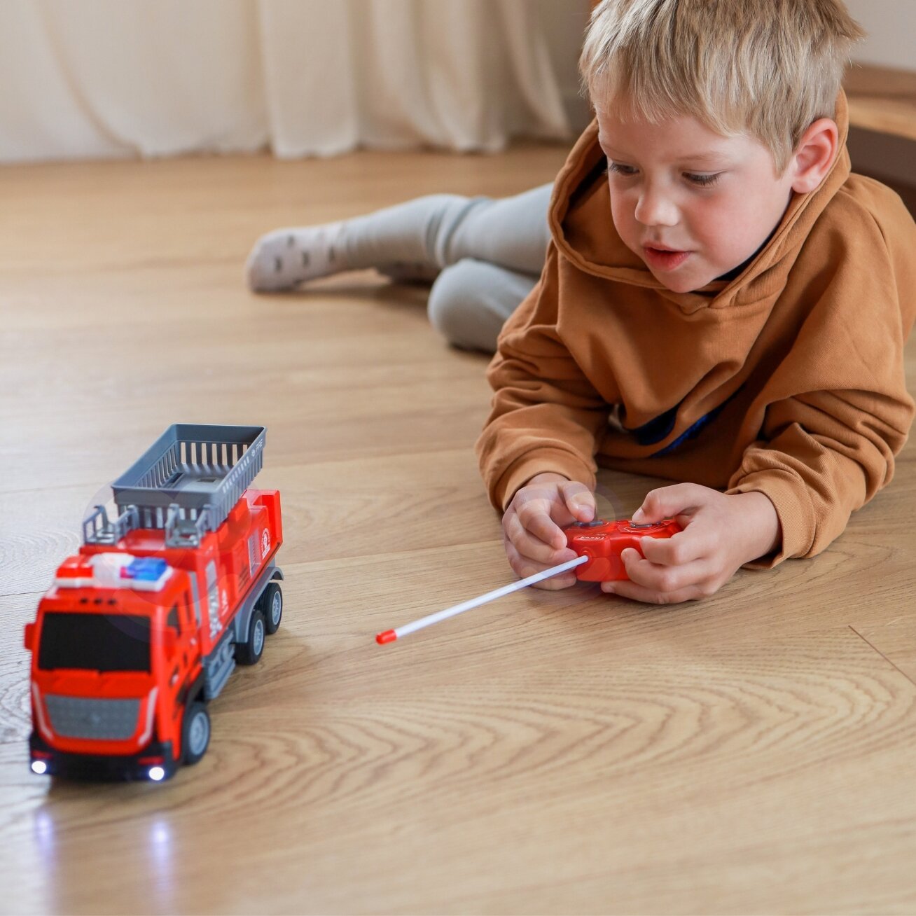 WOOPIE Nuotoliniu būdu valdomas gaisrinis automobilis su keltuvu 4