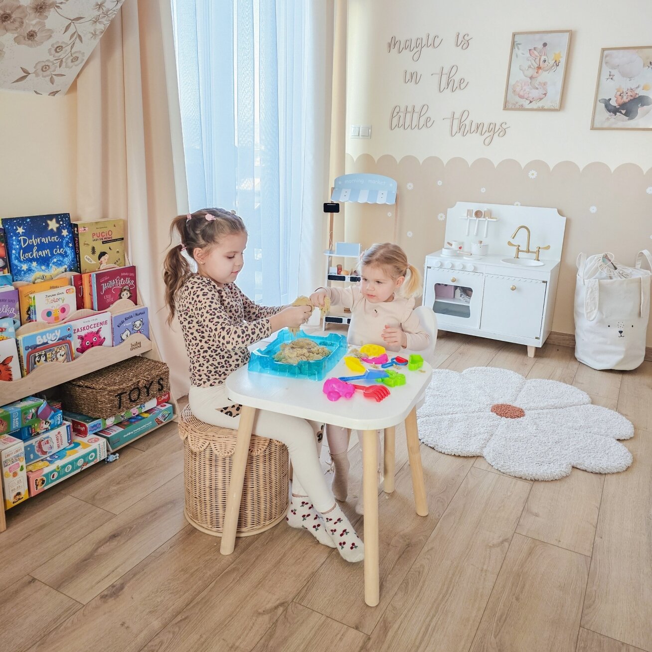 WOOPIE Kinetinis smėlis 0,5 kg rinkinys staliukas su formelėmis 5
