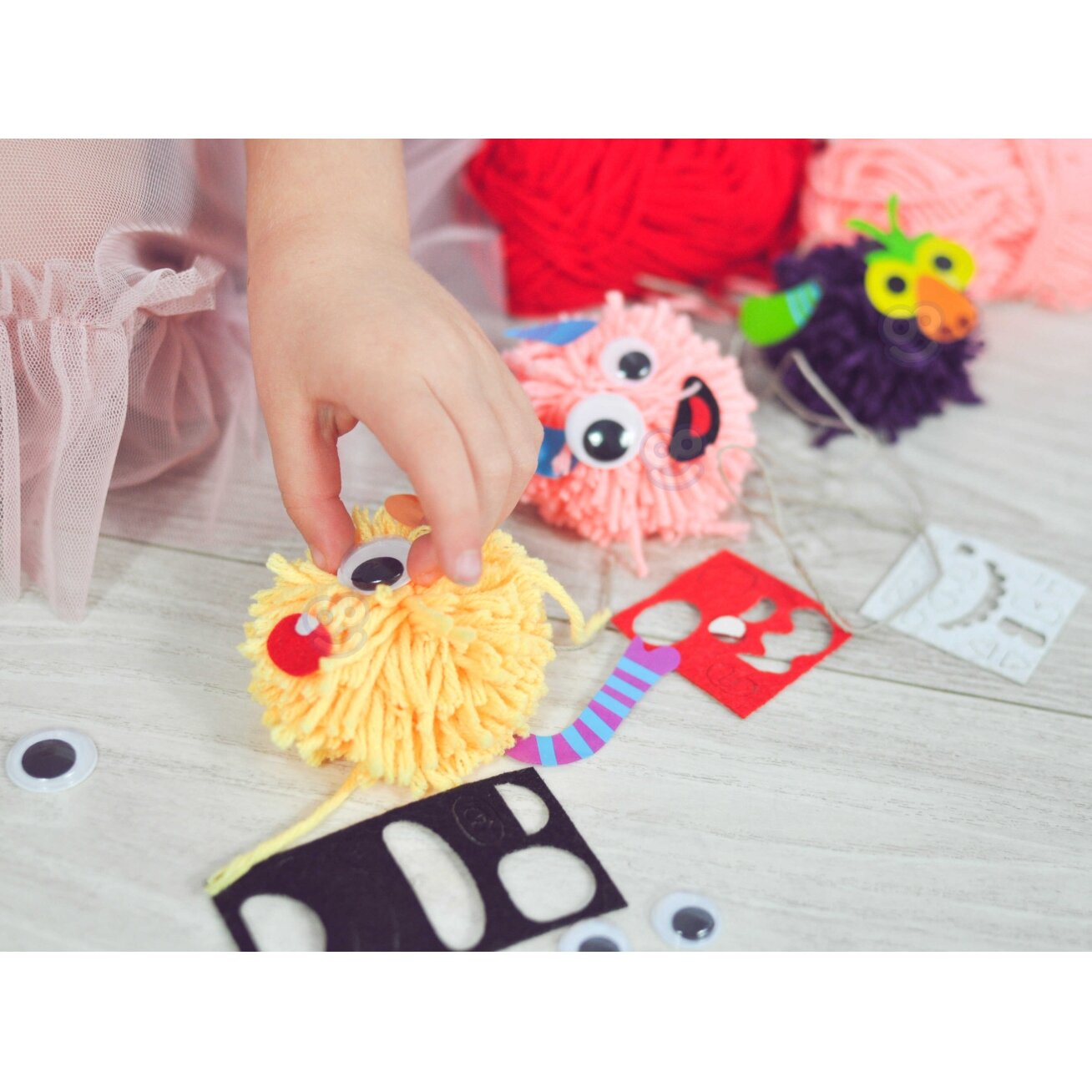 WOOPIE ART&FUN Kūrybinis rinkinys Pasigamink Monstriuką Monster Pom 4 WOOPIE ART&FUN Kūrybinis rinkinys Pasigamink Monstriuką Monster Pom 4