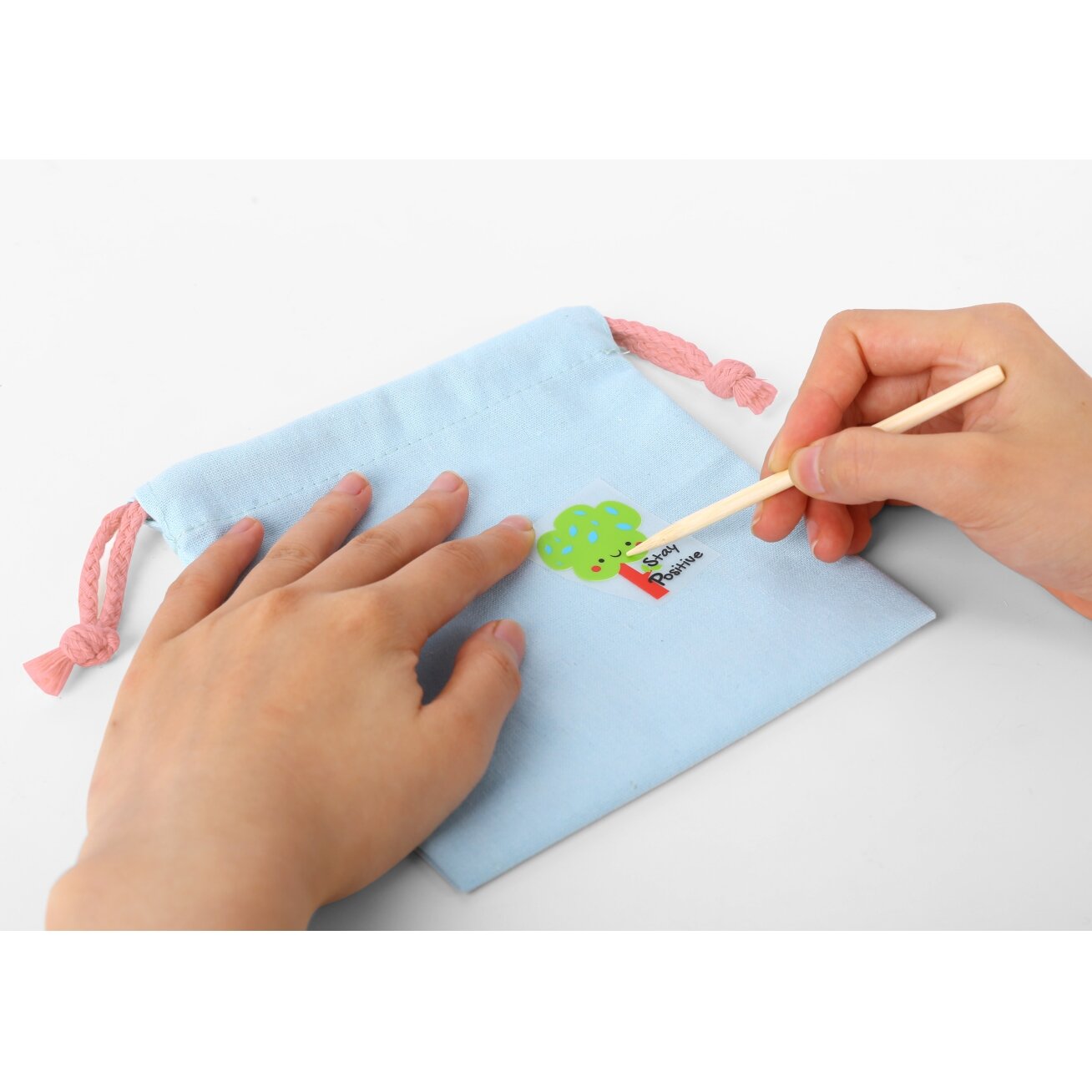 WOOPIE ART&FUN Kūrybinis rinkinys Pasigamink rankinę Maišelio dekoravimas Vaiko vardas DIY 10