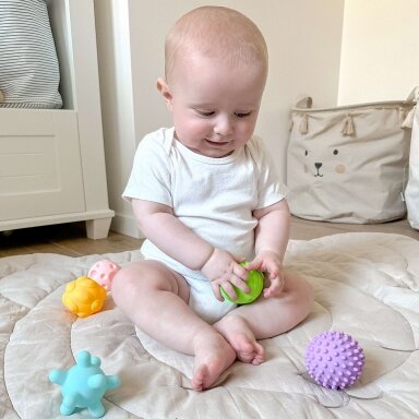 WOOPIE BABY Sensoriniai spaudžiami kubeliai 6 vnt.
