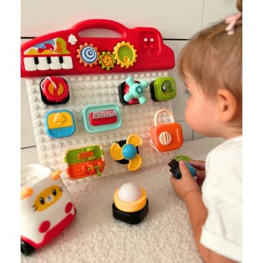 WOOPIE BABY Montessori manipuliacinė lentelė – spalvingas veiklos skydelis