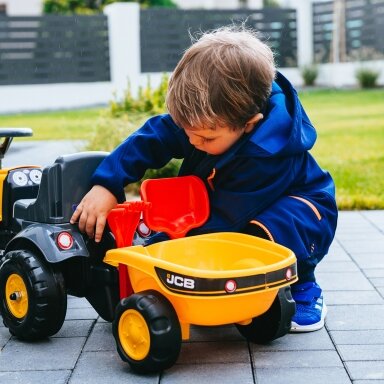 FALK JCB oranžinis traktoriukas su priekaba nuo 1 iki 3 metų