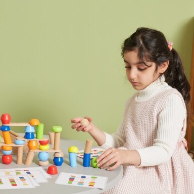 VIGA Medinės geometrinės kaladėlės – dėlionė 52 vnt.