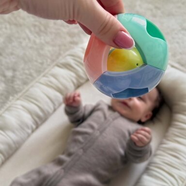 WOOPIE BABY Pastelinė barškutė kamuolys ropojimui 0m+