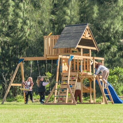 AXI Mitch žaidimų bokštas – Didelė medinė žaidimų aikštelė su čiuožykla, sūpynėmis, laipiojimo sienele + bokštu 2 AXI Mitch žaidimų bokštas – Didelė medinė žaidimų aikštelė su čiuožykla, sūpynėmis, laipiojimo sienele + bokštu 2