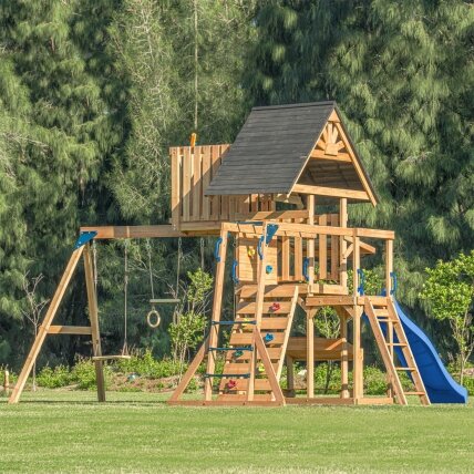 AXI Mitch žaidimų bokštas – Didelė medinė žaidimų aikštelė su čiuožykla, sūpynėmis, laipiojimo sienele + bokštu 7 AXI Mitch žaidimų bokštas – Didelė medinė žaidimų aikštelė su čiuožykla, sūpynėmis, laipiojimo sienele + bokštu 7