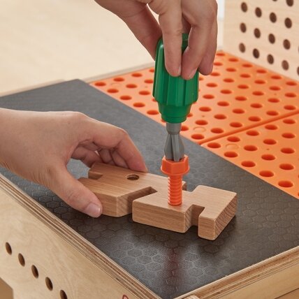 MASTERKIDZ Medinis Montessori STEM darbastalis su įrankiais + priedai 3