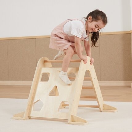 VIGA medinės Pikler kopėtėlės – laipiojimo trikampis Montessori 1