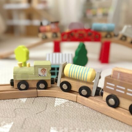 TOOKY TOY Medinės transporto priemonės – vagonėliai su magnetais 8 TOOKY TOY Medinės transporto priemonės – vagonėliai su magnetais 8
