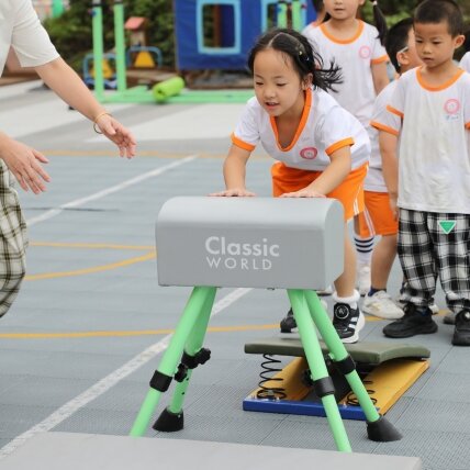 CLASSIC WORLD EDU Medinė gimnastikos atšokimo lenta 2