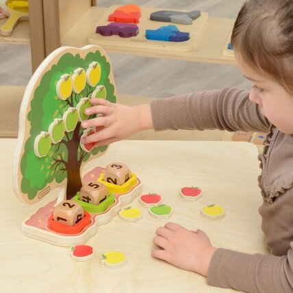 MASTERKIDZ Medinis obuolių medis – skaičiavimo mokymasis 4 MASTERKIDZ Medinis obuolių medis – skaičiavimo mokymasis 4