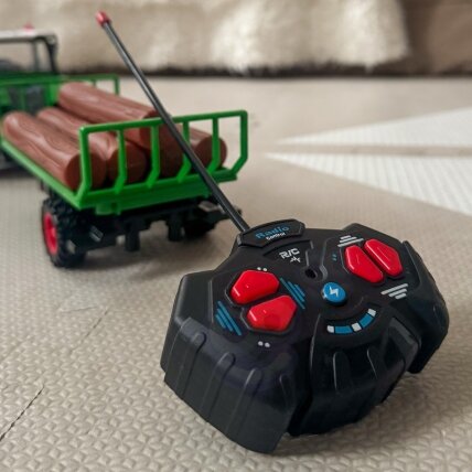 WOOPIE Nuotoliniu pultu valdomas RC traktorius su priekaba - mastelis 1:24 4 WOOPIE Nuotoliniu pultu valdomas RC traktorius su priekaba - mastelis 1:24 4