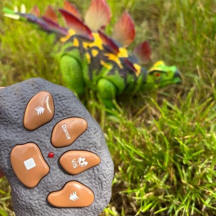 Woopie nuotoliniu būdu valdomas dinozauras RC stegozauras šviesa garsas 3 Woopie nuotoliniu būdu valdomas dinozauras RC stegozauras šviesa garsas 3