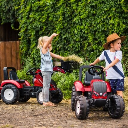FALK pedalinis traktorius Valtra S4 su kaušu ir priekaba 3–7 m. 2 FALK pedalinis traktorius Valtra S4 su kaušu ir priekaba 3–7 m. 2