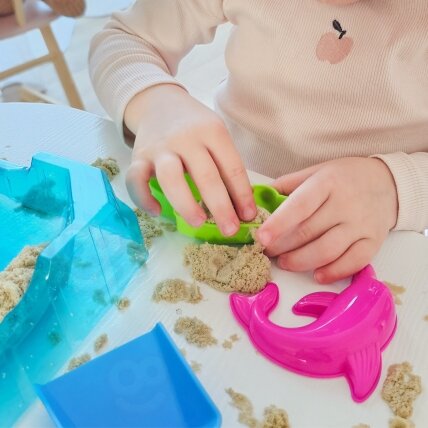 WOOPIE Kinetinis smėlis 0,5 kg rinkinys staliukas su formelėmis 6