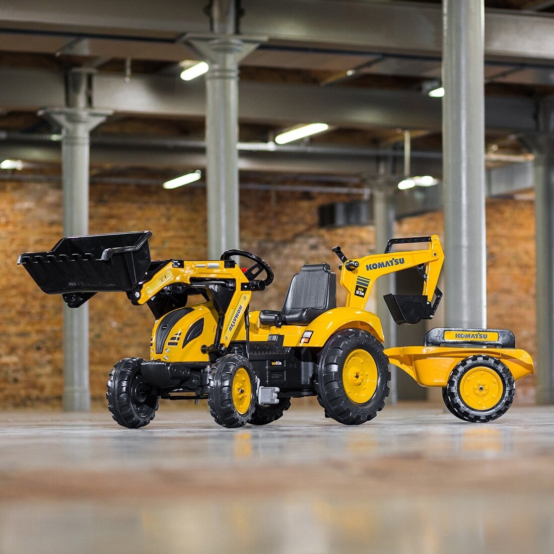 FALK pedalinis traktorius Komatsu ekskavatorius-krautuvas su priekaba 3–7 m. 2 FALK pedalinis traktorius Komatsu ekskavatorius-krautuvas su priekaba 3–7 m. 2