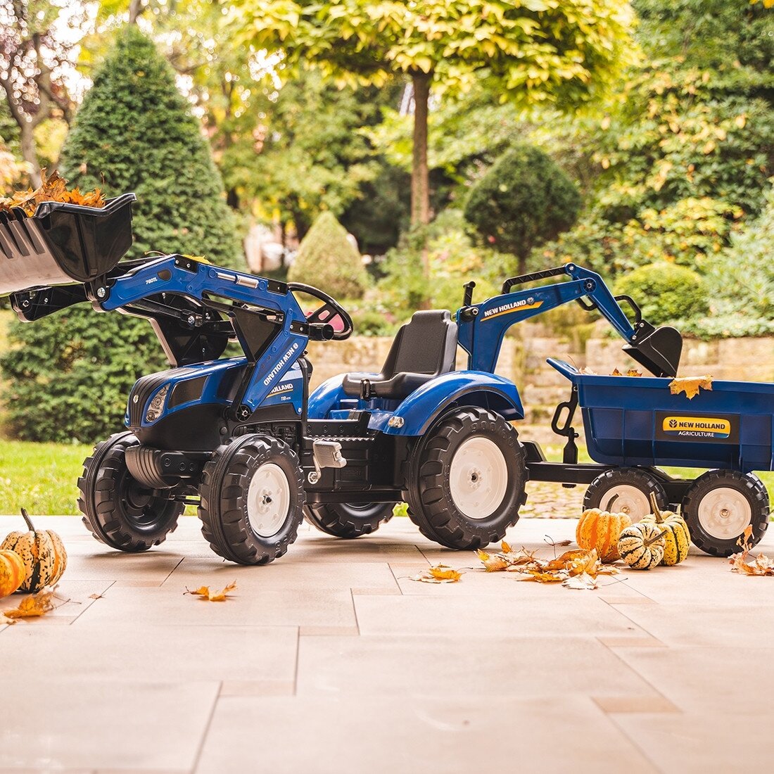 FALK pedalinis traktorius New Holland T8 su ekskavatorium ir priekaba 3–7 m. 1