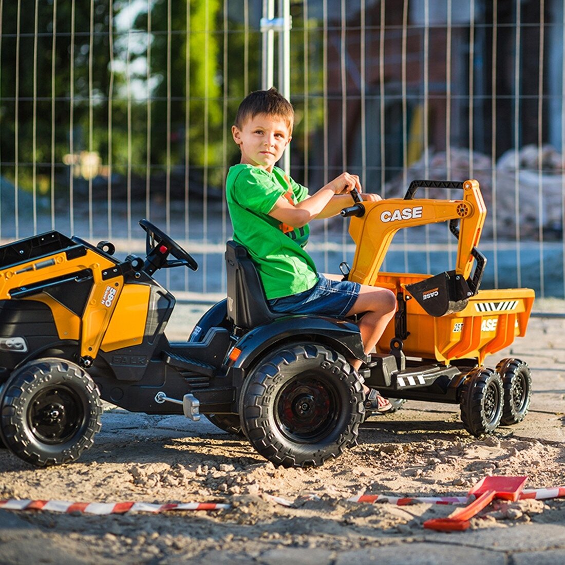 FALK traktorius Case IH Backhoe oranžinis su priekaba, judantis kaušas nuo 3 metų 4 FALK traktorius Case IH Backhoe oranžinis su priekaba, judantis kaušas nuo 3 metų 4